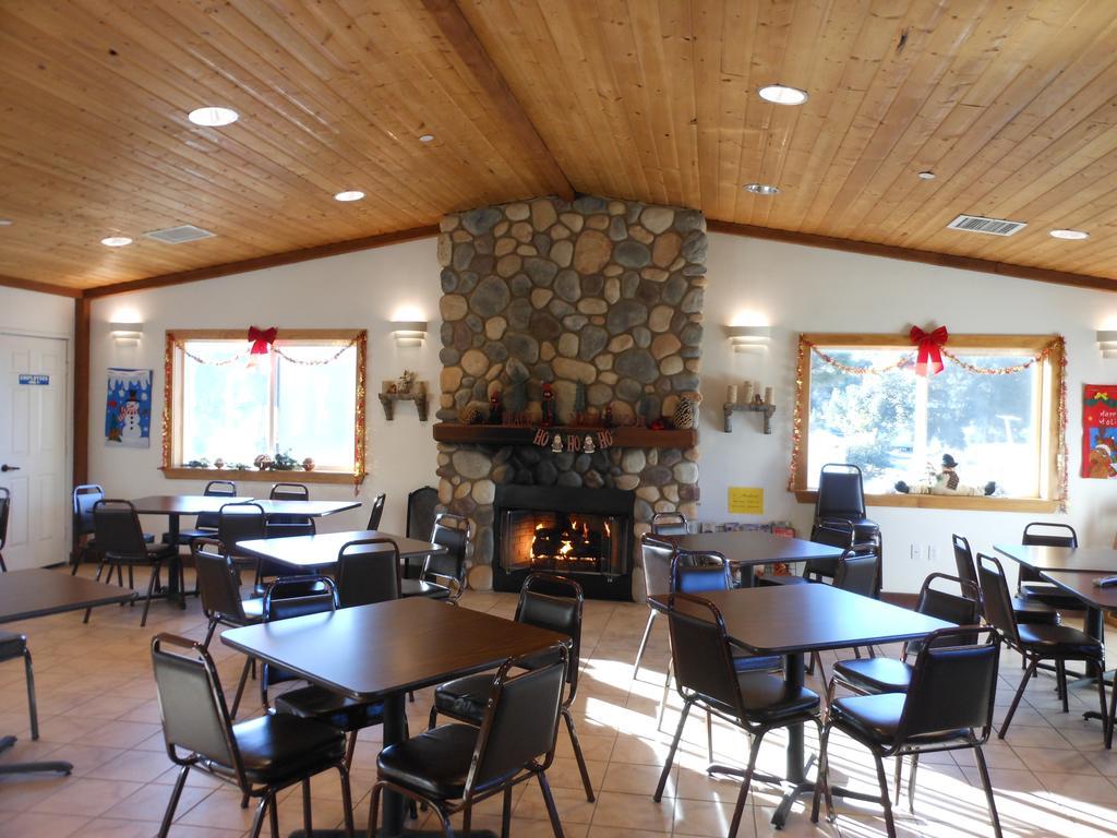 Oakzanita Springs Camping Resort Cottage 3 Descanso Exterior photo