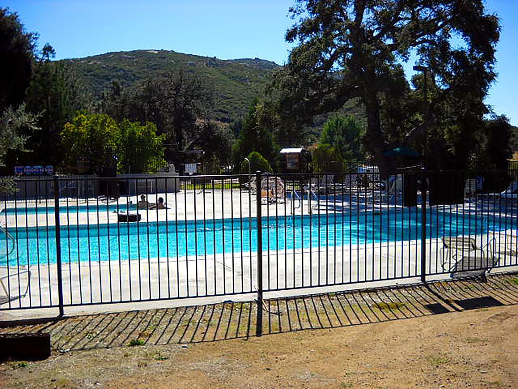 Oakzanita Springs Camping Resort Cottage 3 Descanso Exterior photo